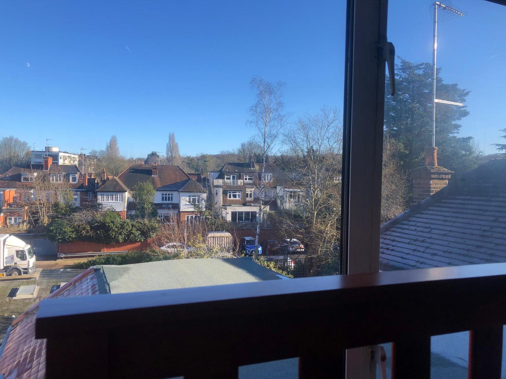 Apartamento Peaceful Studio-Flat With Driveway In Golders Green Londres Exterior foto