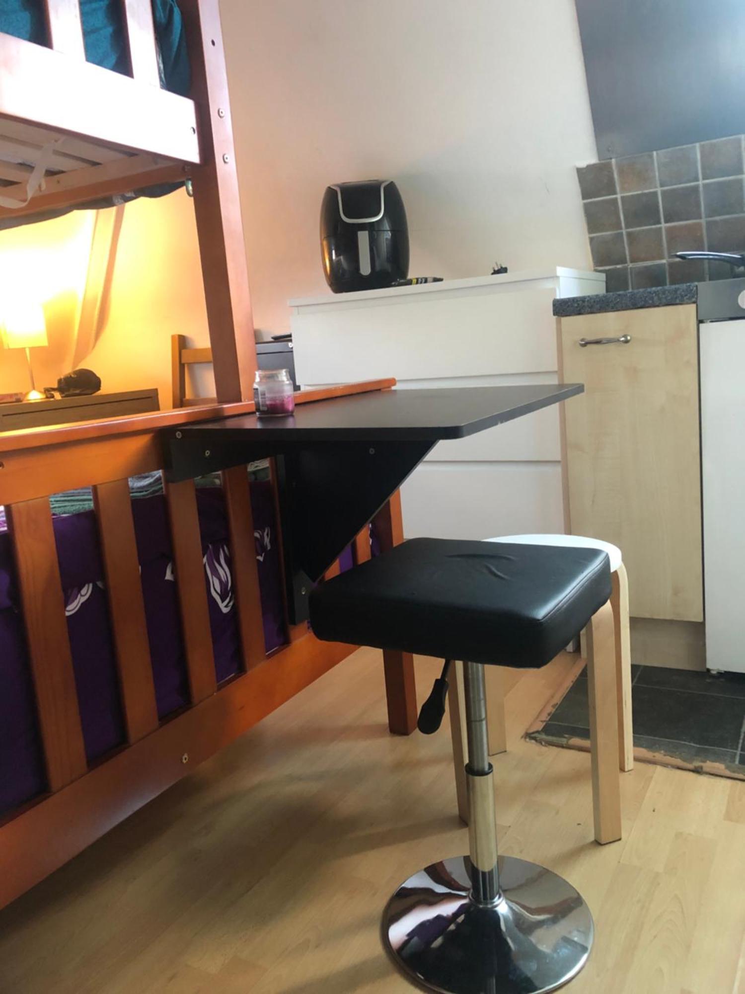 Apartamento Peaceful Studio-Flat With Driveway In Golders Green Londres Exterior foto